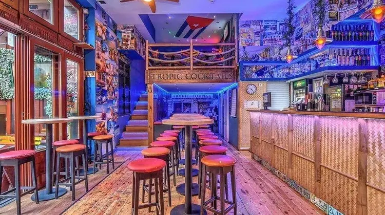 Pultos állás Budapest - Cocktail Bar