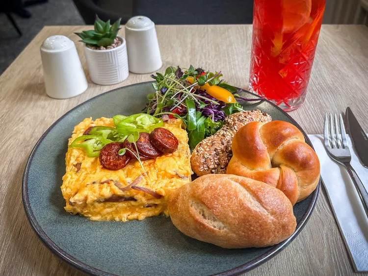 Cafe Brunch Budapest munkahelyi fotója - Felszolgáló Pincér állás Budapest (Kép 1)