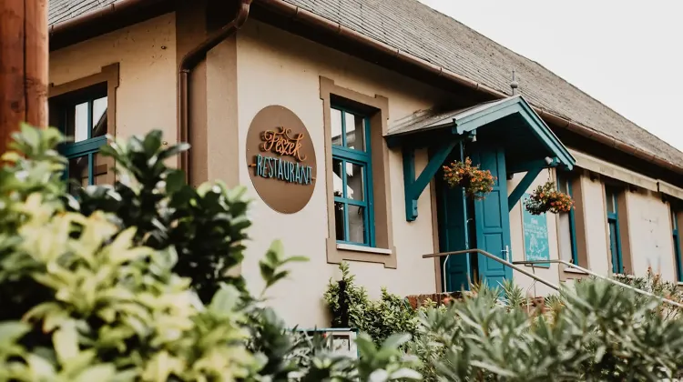 Pizza szakács állás Zánka - Fészek -Étel és Hotel