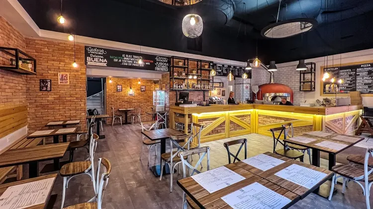 Pultos állás Budapest - Forni di Napoli