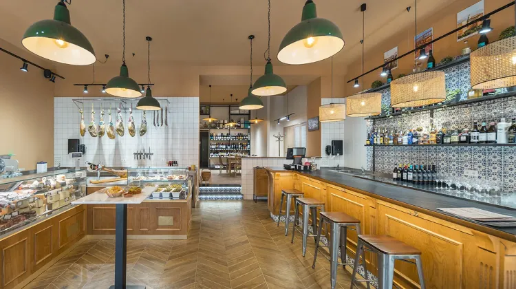 Üzletvezető állás Budapest - Ultramarinos bár