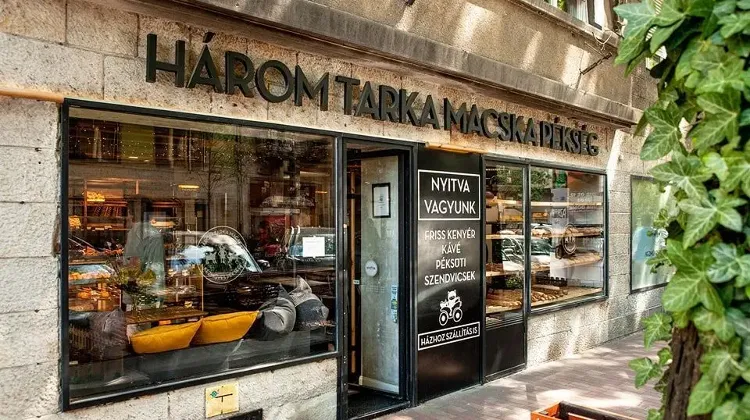 Eladó állás Budapest - Három Tarka Macska