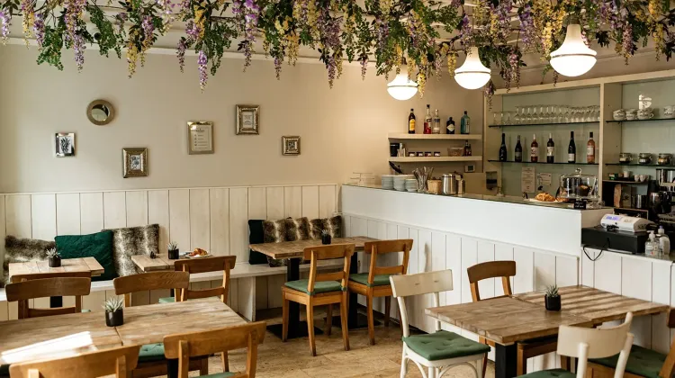 Felszolgáló Pincér állás Budapest - Arioso Café and Brunch
