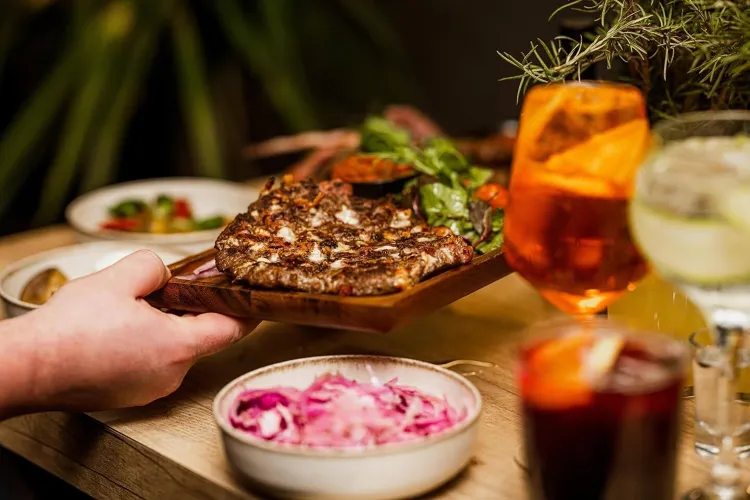 Yugo Resto bar munkahelyi fotója - Szakács állás Budapest (Kép 3)