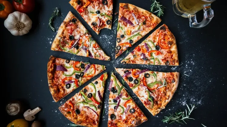 Pizza szakács állás Ócsa - Színes