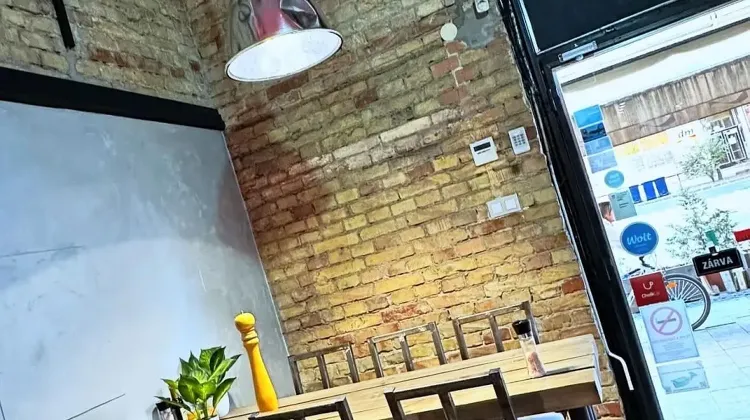 Fizettető pincér állás Budapest - Velinov-Dimitrovné