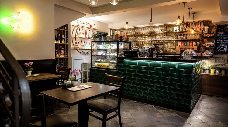 Felszolgáló Pincér állás Budapest - Briós