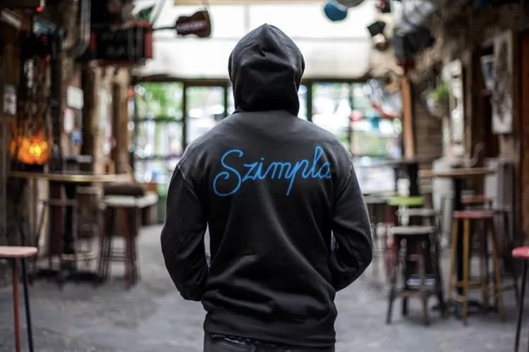 Szimpla Kert munkahelyi fotója - Egyéb szakember állás Budapest (Kép 1)