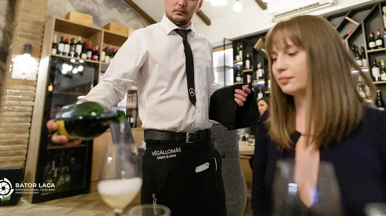 Felszolgáló Pincér állás Miskolc - Végállomás bistro&wine