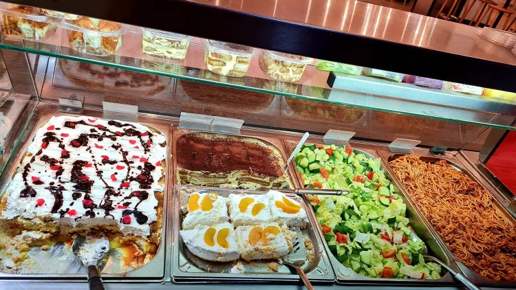 Ízek Háza gyorsétterem munkahelyi fotója - Pultos állás Budapest (Kép 1)