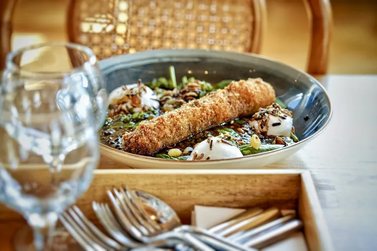 Szaletly munkahelyi fotója - Fekete mosogató állás Budapest (Kép 3)