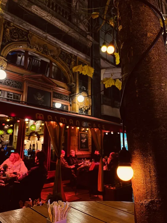 Mai Manó Kávézó munkahelyi fotója - Konyhai kisegítő állás Budapest (Kép 3)