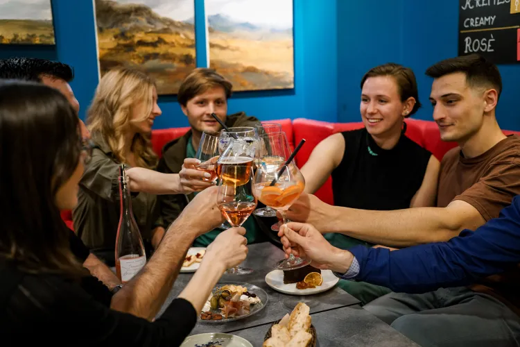 Borháló Borbár munkahelyi fotója - Sommelier állás Budapest (Kép 1)
