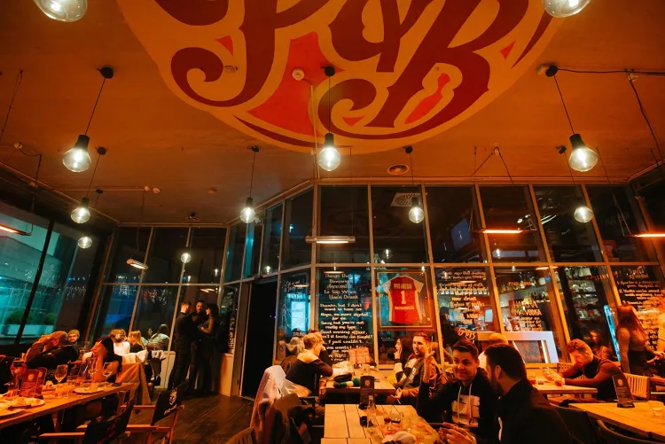 Pivo&Bár munkahelyi fotója - Báros állás Budapest (Kép 2)