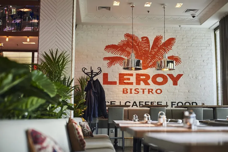 Mom Leroy munkahelyi fotója - Felszolgáló Pincér állás Budapest (Kép 3)