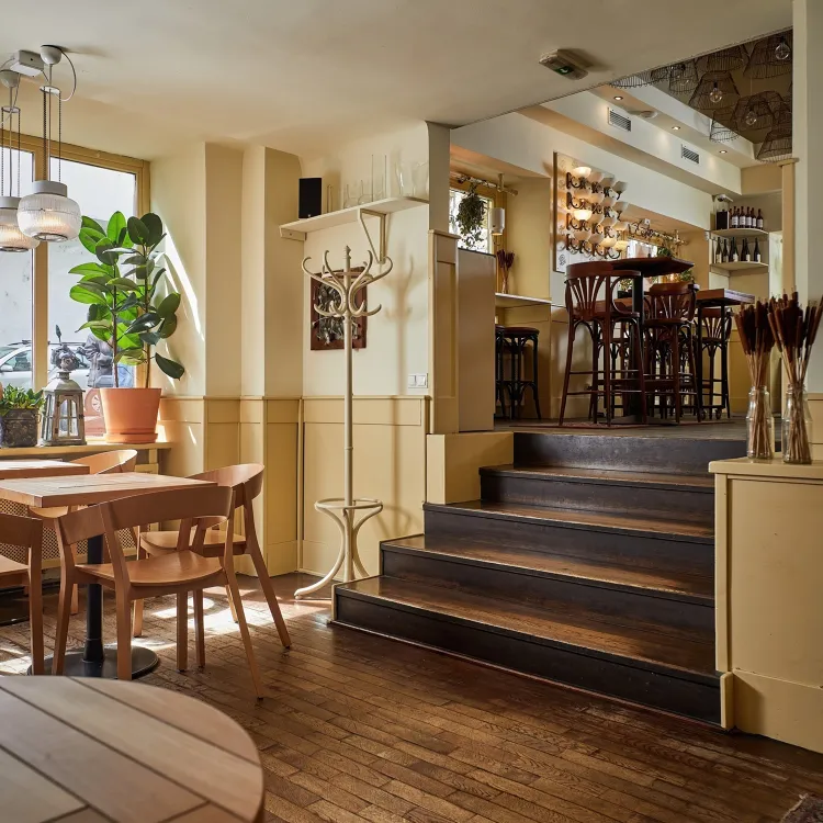 Babka Budapest munkahelyi fotója - Hostess állás Budapest (Kép 1)