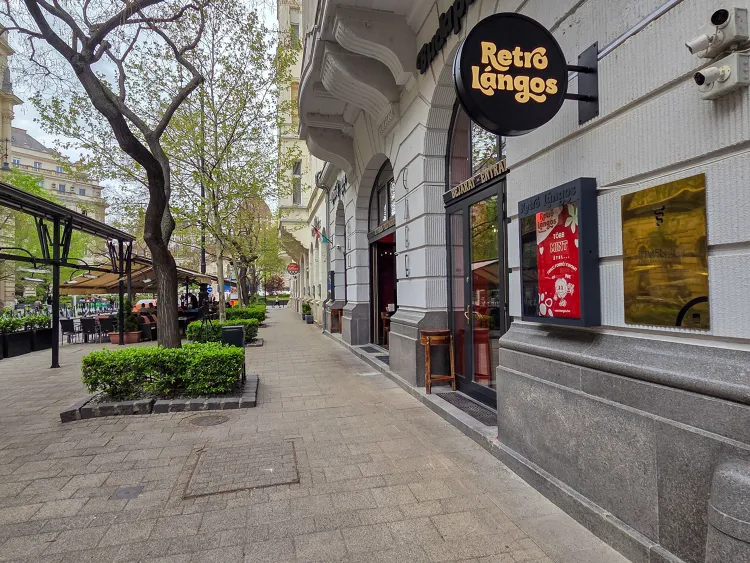 Retro lángos Budapest munkahelyi fotója - Manager állás Budapest (Kép 2)