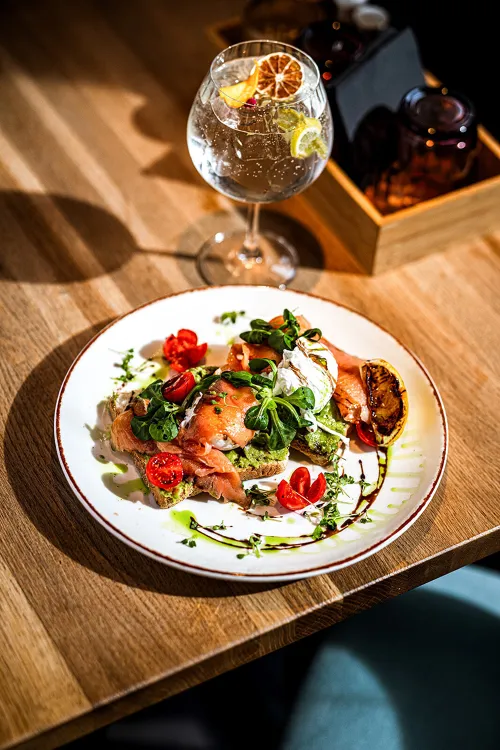 Oinos WineBar&Bistrot munkahelyi fotója - Reggeliztető szakács állás Budapest (Kép 1)