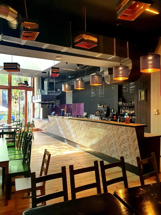 A Grund munkahelyi fotója - Poharas állás Budapest (Kép 3)