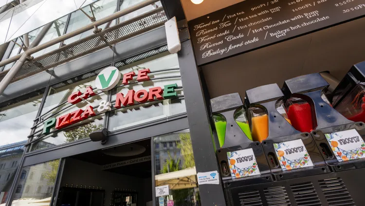 V Cafe pizza&more munkahelyi fotója - Mosogató állás Budapest (Kép 3)