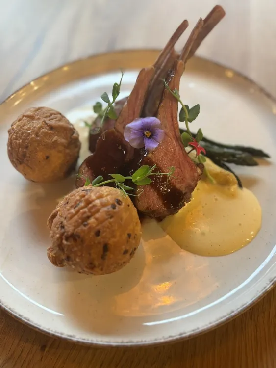 Naboo Fine Bistro & Bar munkahelyi fotója - Szakács állás Gyenesdiás (Kép 1)