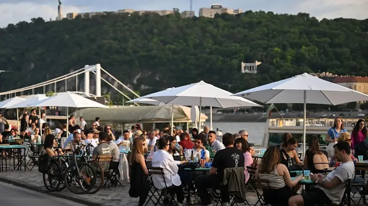 Poharas állás Budapest - Viadukt Bár