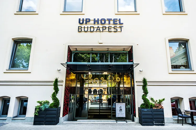 1000 Hotels Kft. munkahelyi fotója - Recepció állás Budapest (Kép 2)