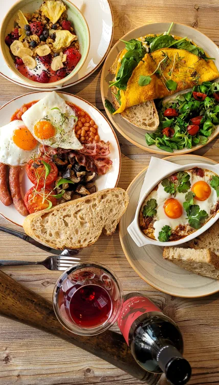 Color Bar Budapest munkahelyi fotója - Pultos állás Budapest (Kép 3)