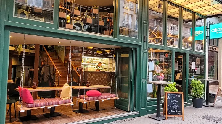 Pultos állás Budapest - Color Bar Budapest