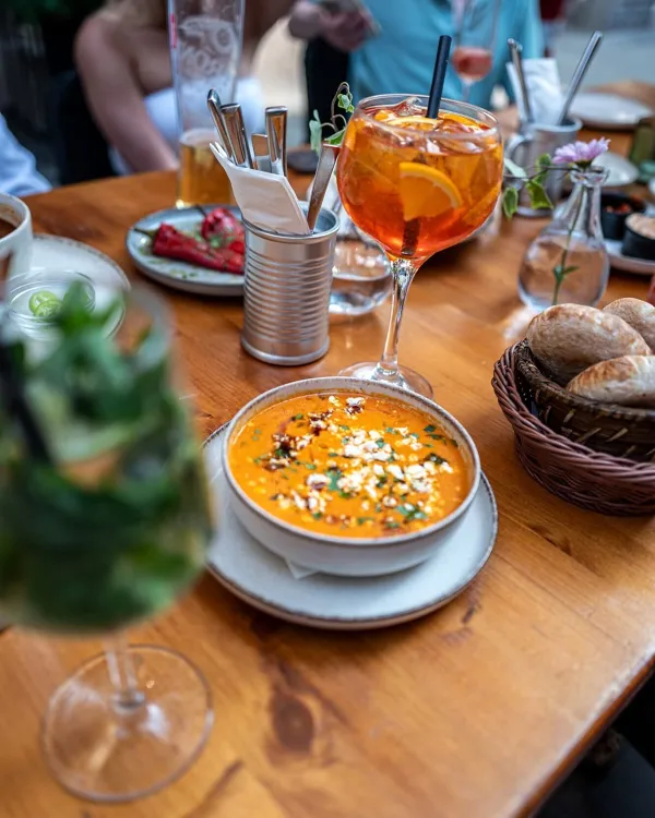 YUGO RESTO BAR munkahelyi fotója - Segédfelszolgáló állás Budapest (Kép 3)