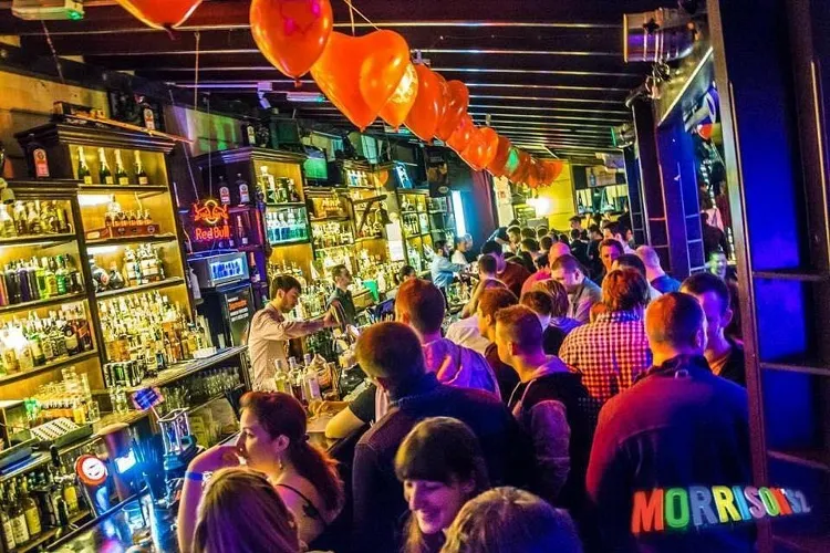 Morrisons2 munkahelyi fotója - Poharas állás Budapest (Kép 2)