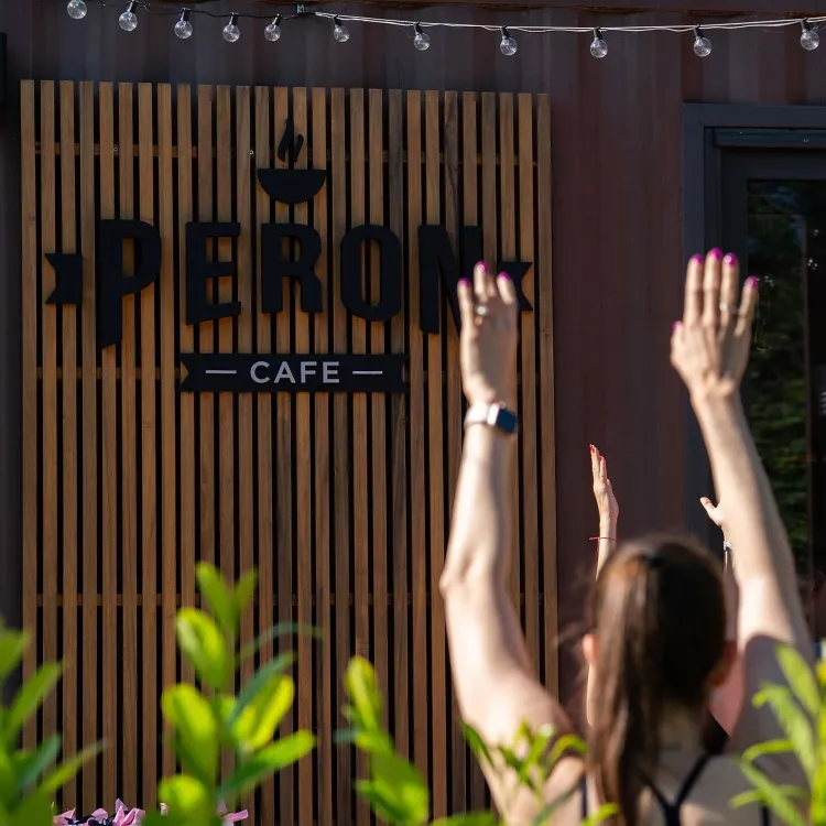 Peron Cafe Biatorbágy munkahelyi fotója - Reggeliztető szakács állás Biatorbágy (Kép 1)