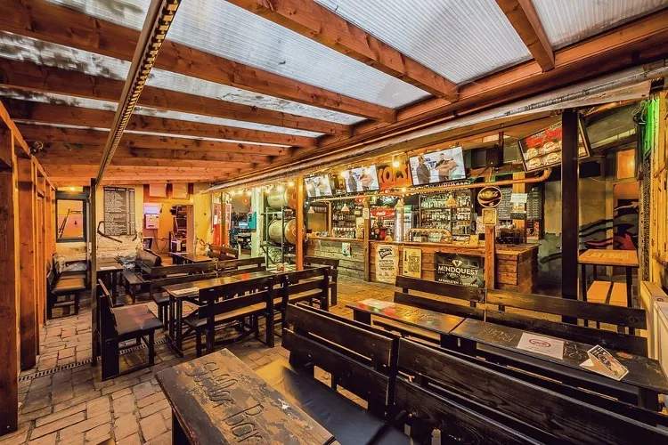 Füge Udvar munkahelyi fotója - Bártender állás Budapest (Kép 1)