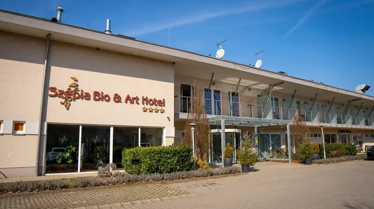 Felszolgáló Pincér állás Zsámbék - Szépia Bio & Art Hotel