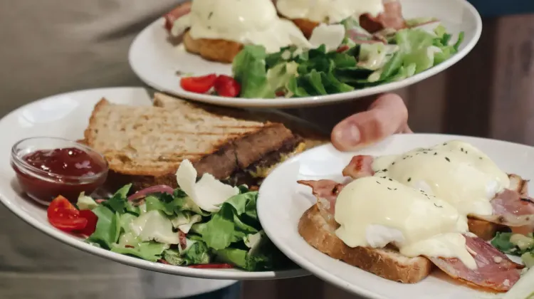 Reggeliztető szakács állás Biatorbágy - Peron Cafe Biatorbágy