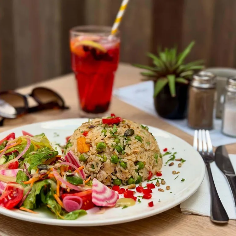 Peron Cafe Biatorbágy munkahelyi fotója - Reggeliztető szakács állás Biatorbágy (Kép 3)