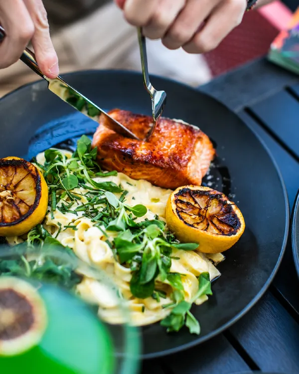 Buena World Kitchen munkahelyi fotója - Fehér mosogató állás Budapest (Kép 2)