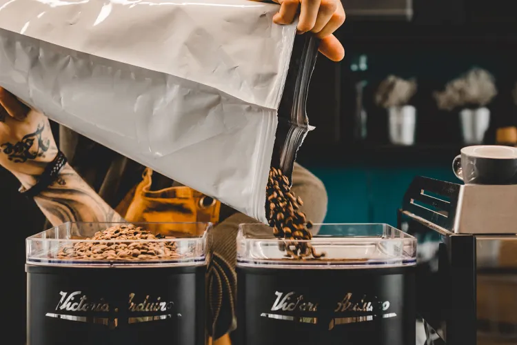 fekete munkahelyi fotója - Barista állás Budapest (Kép 2)