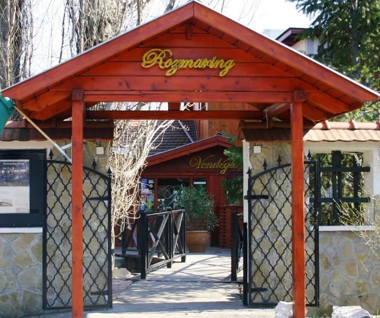 Rozmaring Kertvendéglő munkahelyi fotója - Recepció állás Budapest (Kép 1)