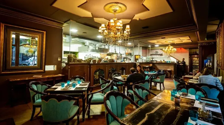 Felszolgáló Pincér állás Budapest - Byblos