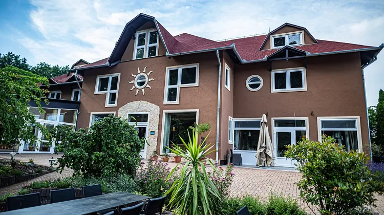 Szakács állás Bázakerettye - Bonne Chance Restaurant