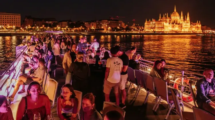 Manager állás Budapest - Floating Lotus Cruises