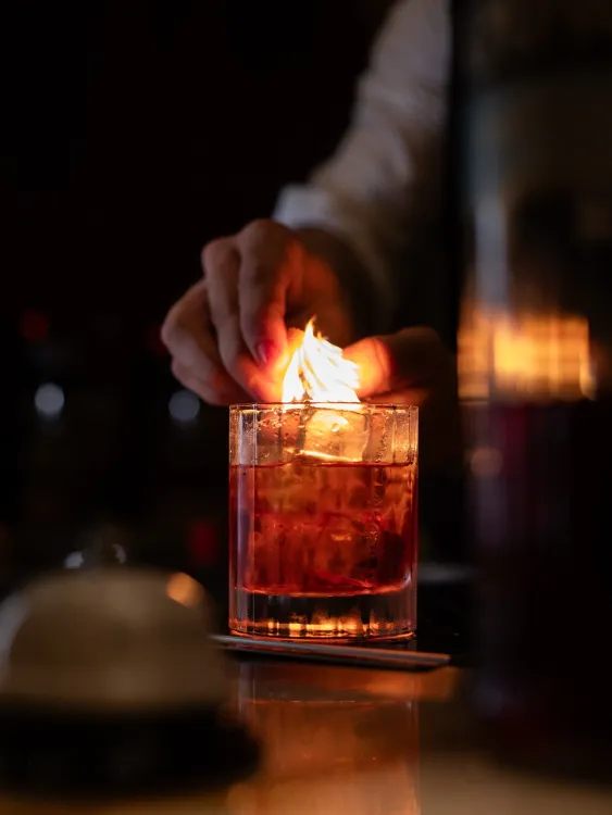 Damas Budapest munkahelyi fotója - Segédfelszolgáló állás Budapest (Kép 1)