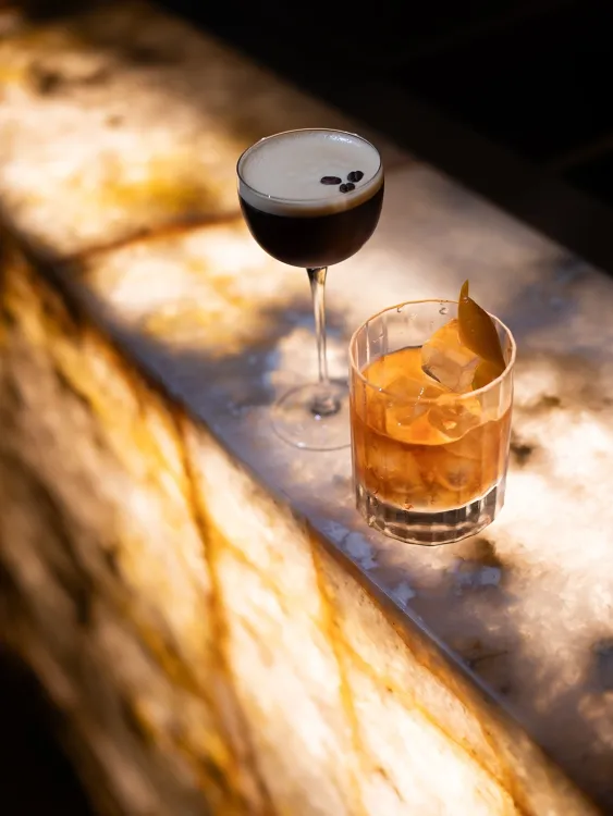 Damas Budapest munkahelyi fotója - Segédfelszolgáló állás Budapest (Kép 3)