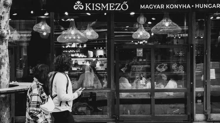 Pultos állás Budapest - Costes Group