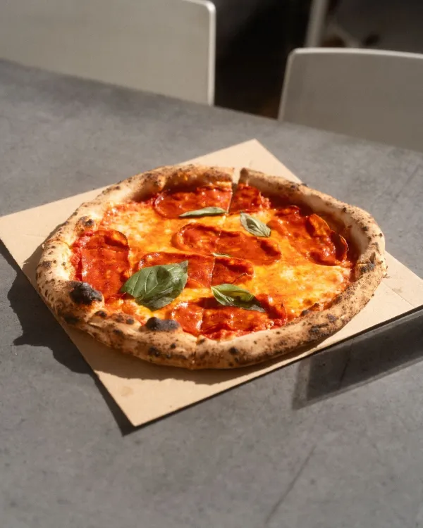 fekete munkahelyi fotója - Pizza szakács állás Budaörs (Kép 3)