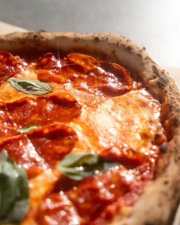 fekete munkahelyi fotója - Pizza szakács állás Budaörs (Kép 1)