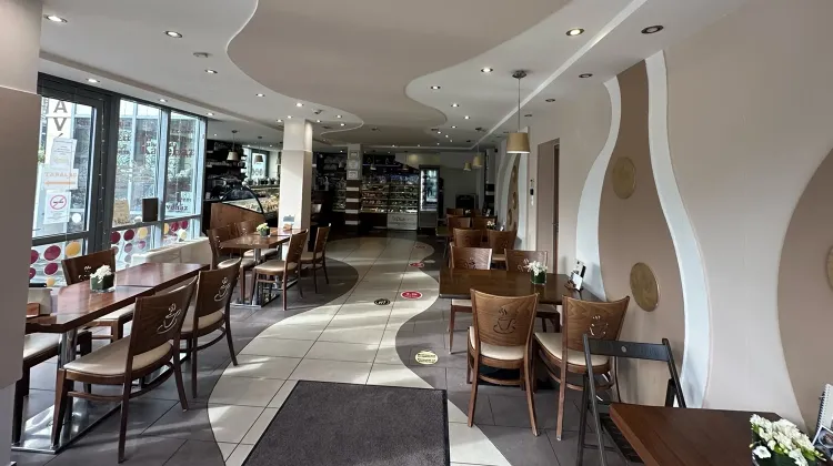 Pultos állás Gödöllő - Solier Café