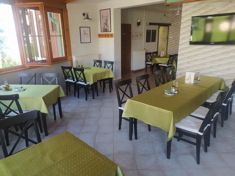 La Villa Étterem munkahelyi fotója - Felszolgáló Pincér állás Balatonalmádi (Kép 2)