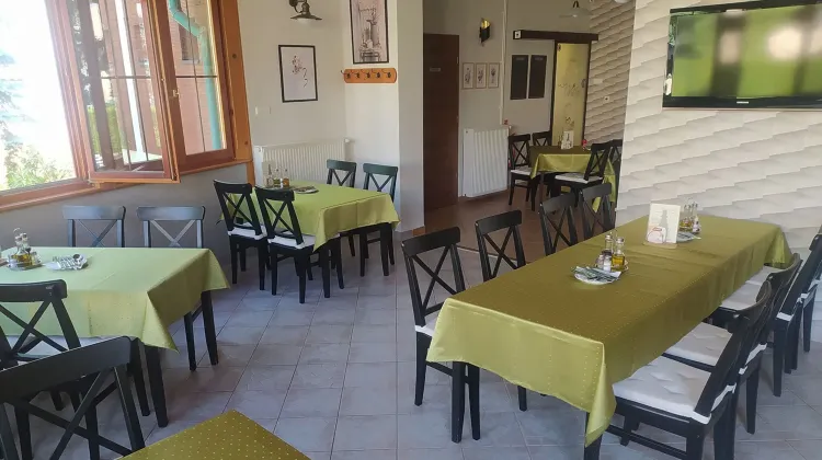 Felszolgáló Pincér állás Balatonalmádi - La Villa Étterem